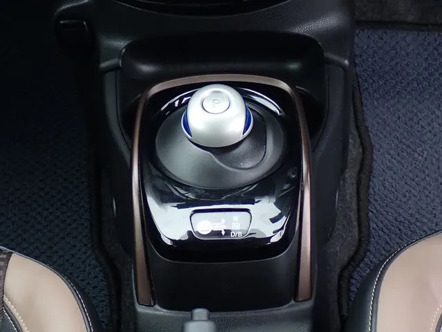 ニッサン　ノート