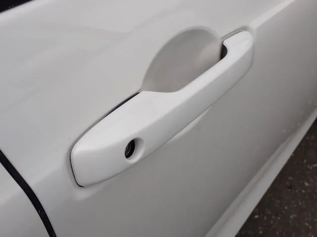 ホンダ　フィット　ｅ：ＨＥＶ　４ＷＤ