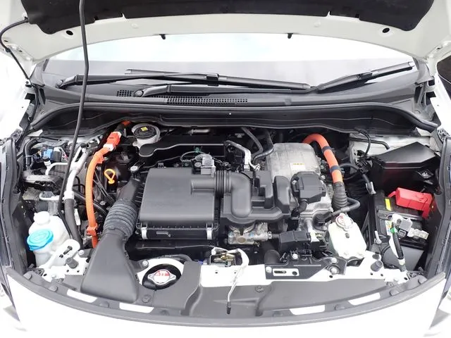 ホンダ　フィット　ｅ：ＨＥＶ　４ＷＤ