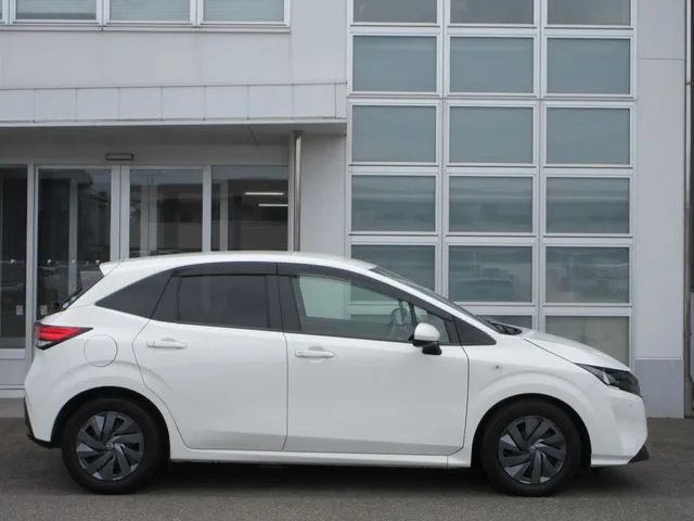 ノート（ニッサン）の車両写真