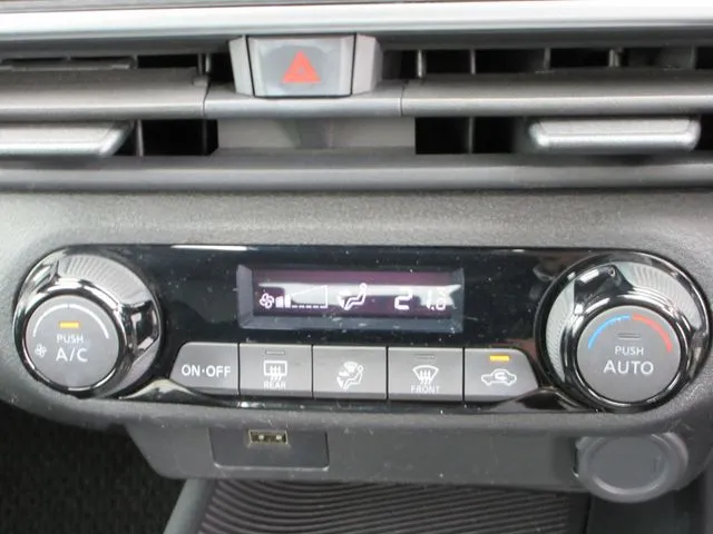 ノート（ニッサン）の車両写真