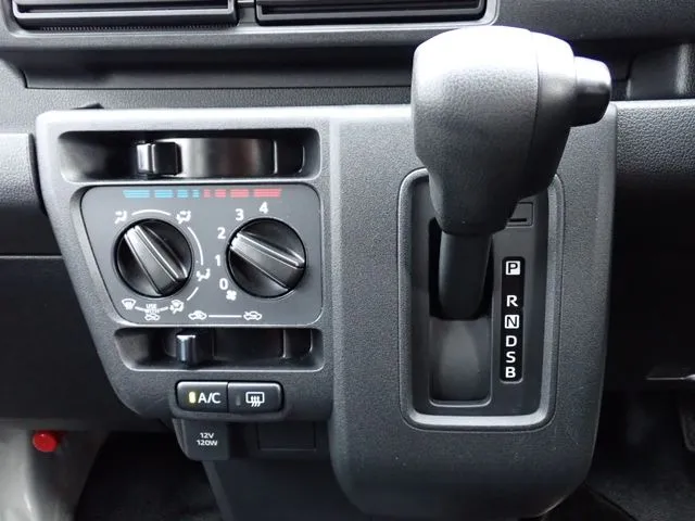 ダイハツ　ハイゼットカーゴ