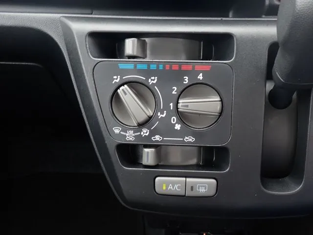 ダイハツ　ミラ　イース