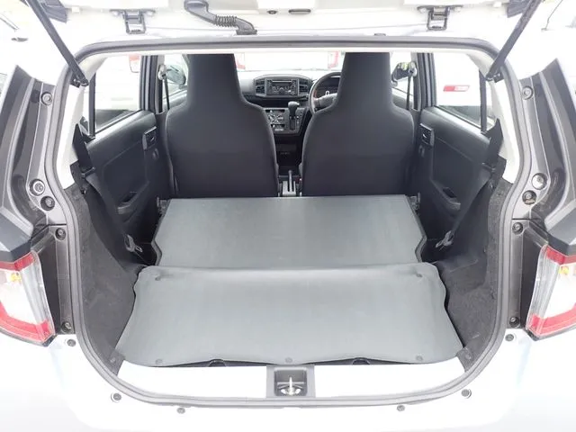 ダイハツ　ミラ　イース