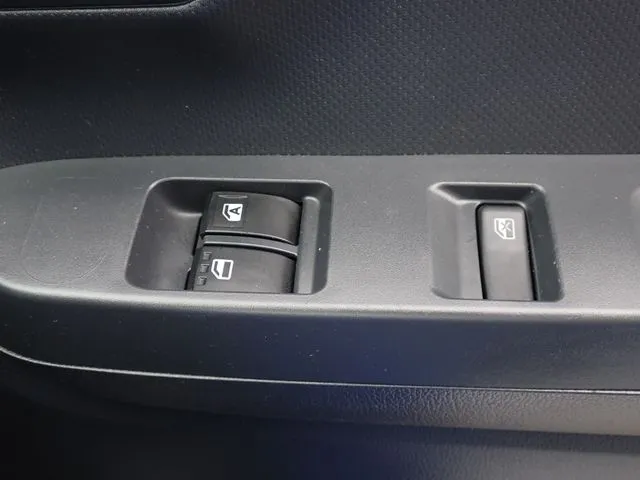 ダイハツ　ミラ　イース