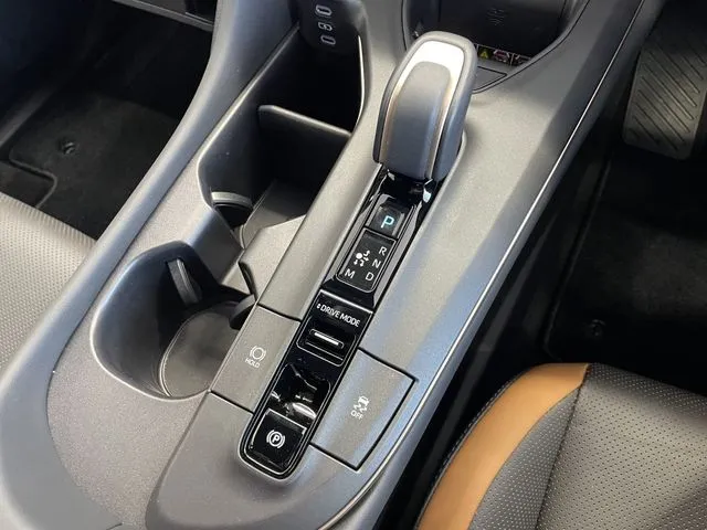 トヨタ　クラウン　クロスオーバー