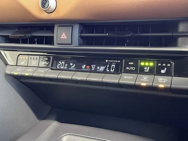 トヨタ　クラウン　クロスオーバー