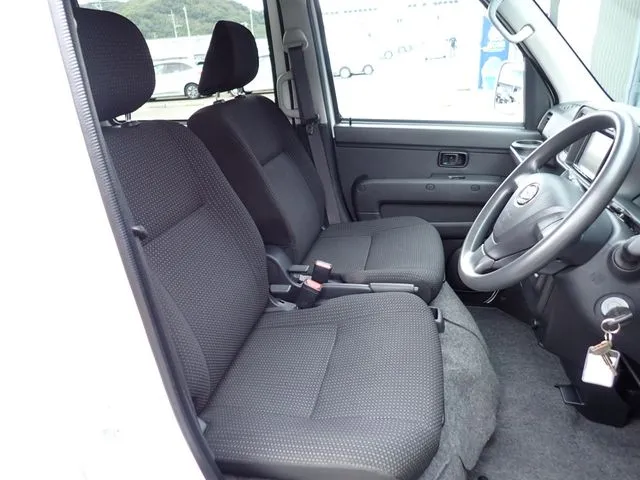 ハイゼットカーゴ（ダイハツ）の車両写真