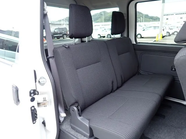 ハイゼットカーゴ（ダイハツ）の車両写真