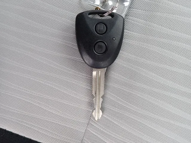 ダイハツ　ミラ　イース