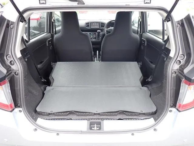 ダイハツ　ミラ　イース