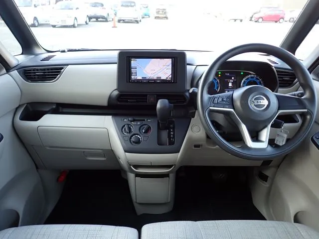 ルークス（ニッサン）の車両写真