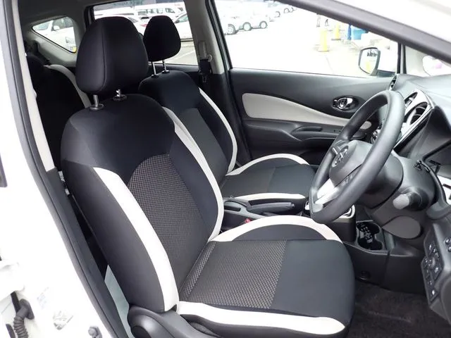 ノート（ニッサン）の車両写真