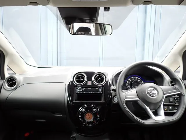 ノート（ニッサン）の車両写真