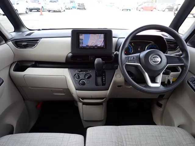 ルークス（ニッサン）の車両写真