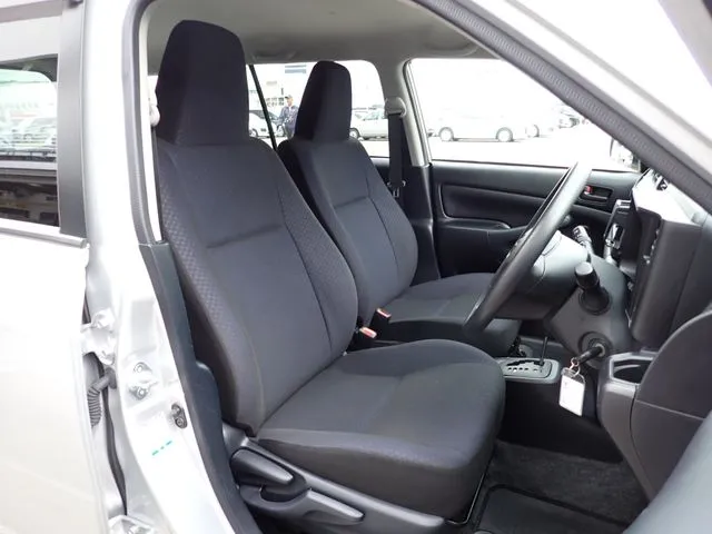 プロボックスバン 4WD(トヨタ)の車両写真