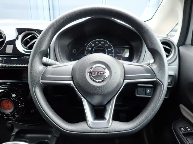 ノート（ニッサン）の車両写真