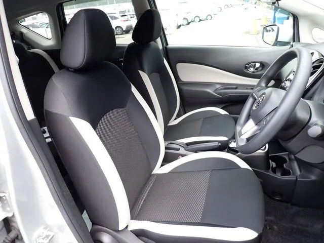 ノート（ニッサン）の車両写真