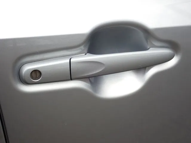 ミラ　イース（ダイハツ）の車両写真