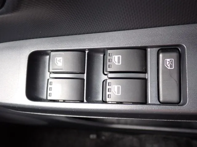 ミラ　イース（ダイハツ）の車両写真