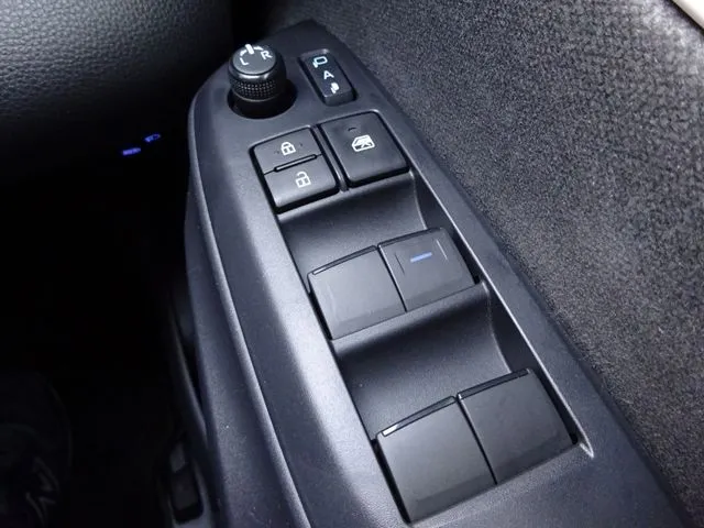 トヨタ　ヤリス