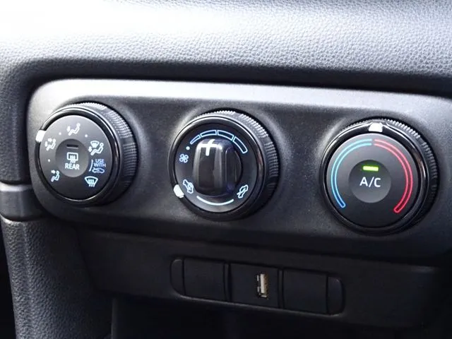 トヨタ　ヤリス