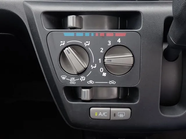 ダイハツ　ミラ　イース