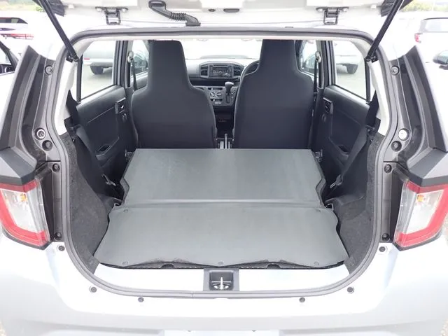 ダイハツ　ミラ　イース