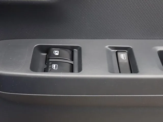 ダイハツ　ミラ　イース