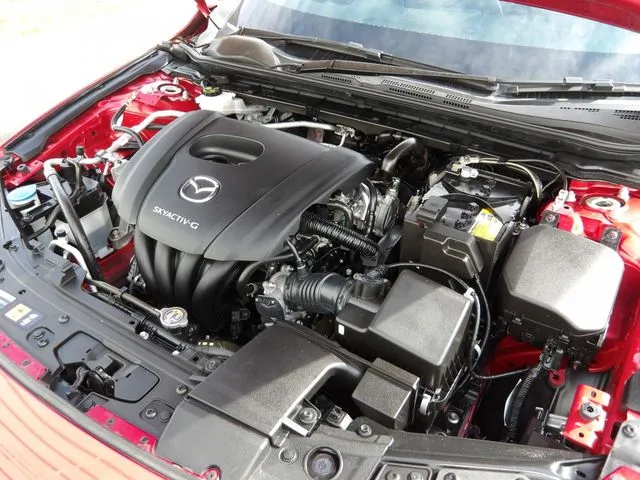 ＭＡＺＤＡ３　ファストバック（マツダ）の車両写真