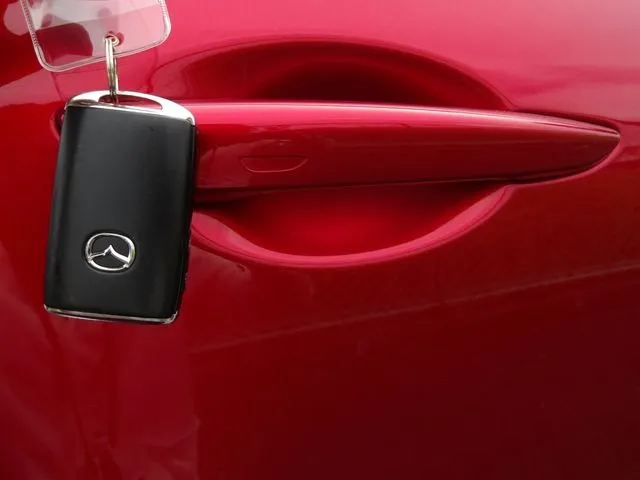 ＭＡＺＤＡ３　ファストバック（マツダ）の車両写真