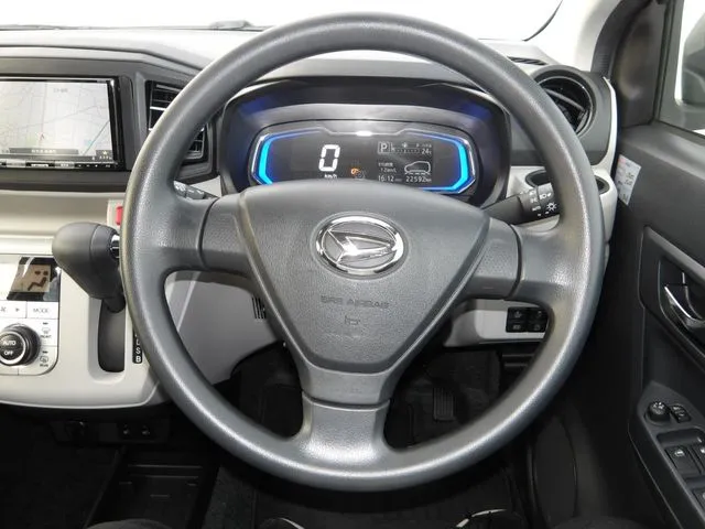 ダイハツ　ミラ　イース　４ＷＤ