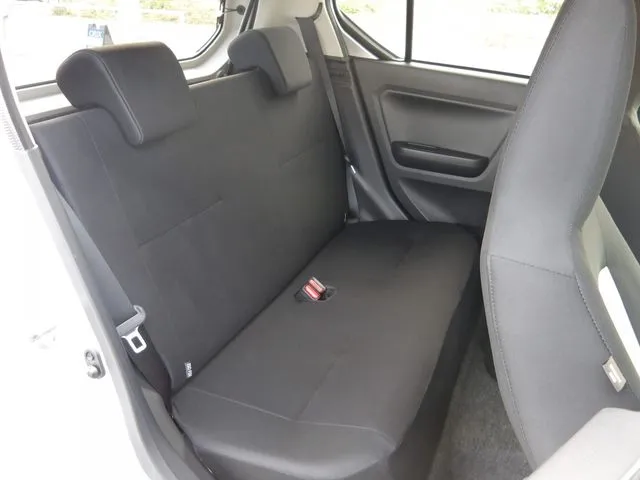 ダイハツ　ミラ　イース　４ＷＤ