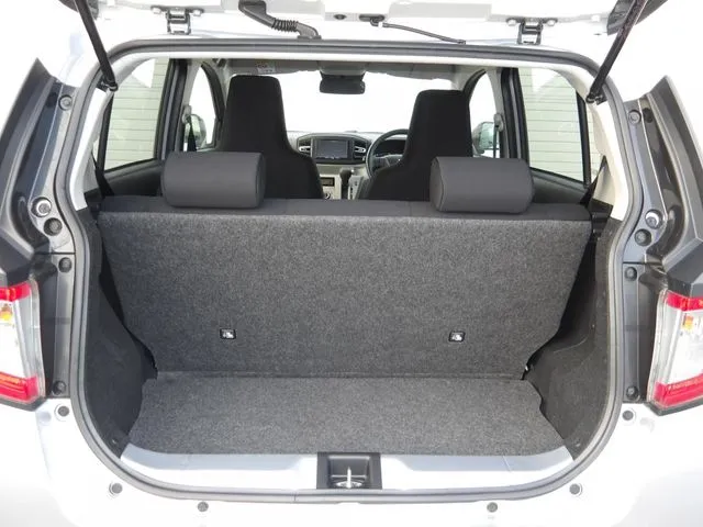 ダイハツ　ミラ　イース　４ＷＤ