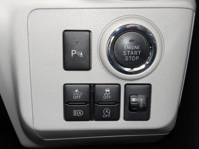 ダイハツ　ミラ　イース　４ＷＤ