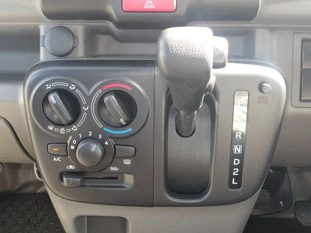 スズキ　エブリイバン