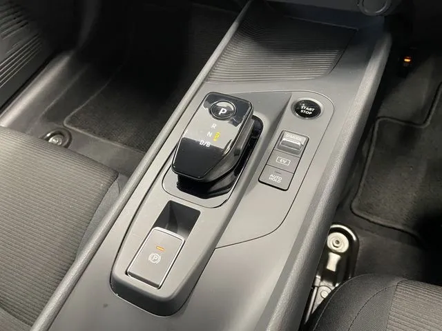 ニッサン　ノート