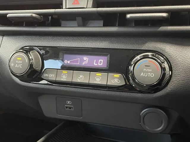 ニッサン　ノート