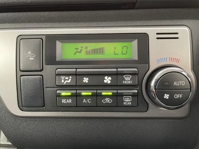 トヨタ　ハイエースバン　２ＷＤ