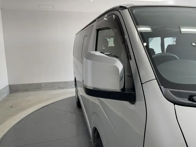 トヨタ　ハイエースバン　２ＷＤ