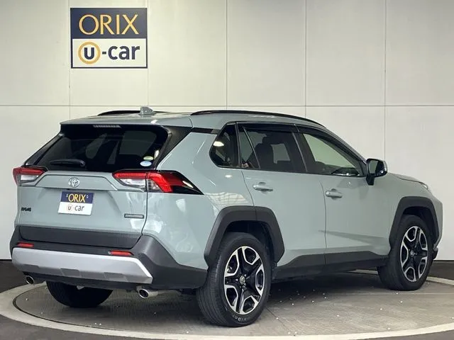 RAV4 4WD(トヨタ)の車両写真