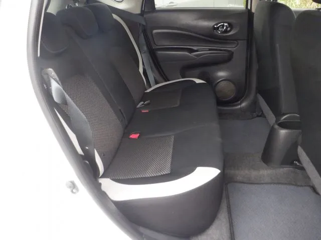 ニッサン　ノート