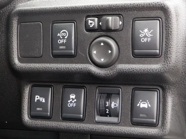 ニッサン　ノート