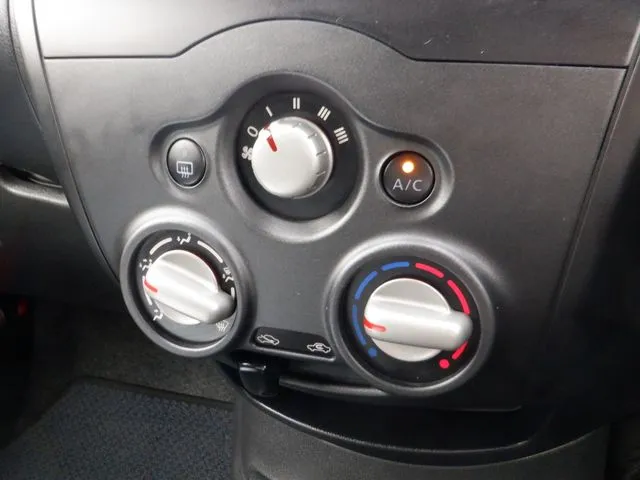 ニッサン　ノート