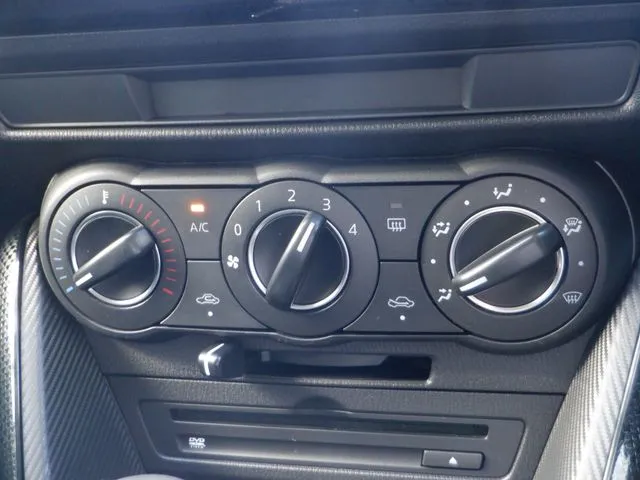 デミオ（マツダ）の車両写真