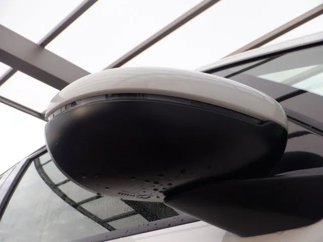 フィット　ｅ：ＨＥＶ（ホンダ）の車両写真