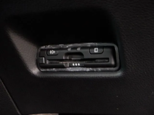 フィット　ｅ：ＨＥＶ（ホンダ）の車両写真