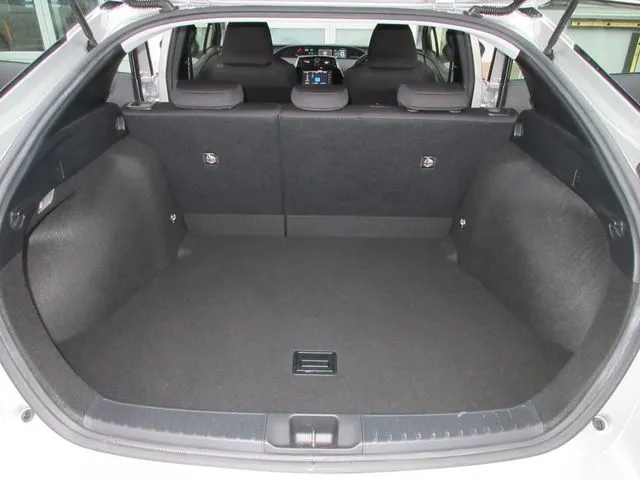 プリウス(トヨタ)の車両写真