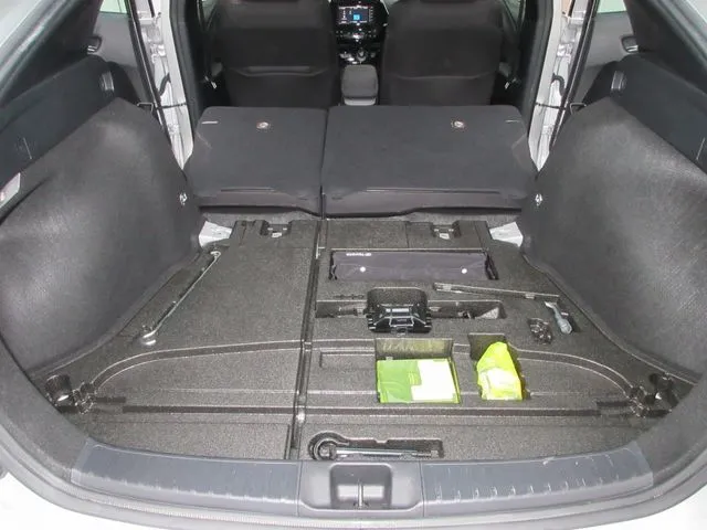 プリウス(トヨタ)の車両写真