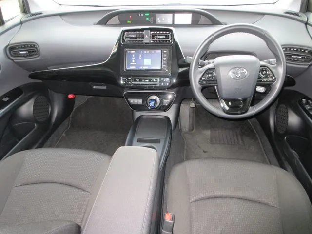 プリウス(トヨタ)の車両写真